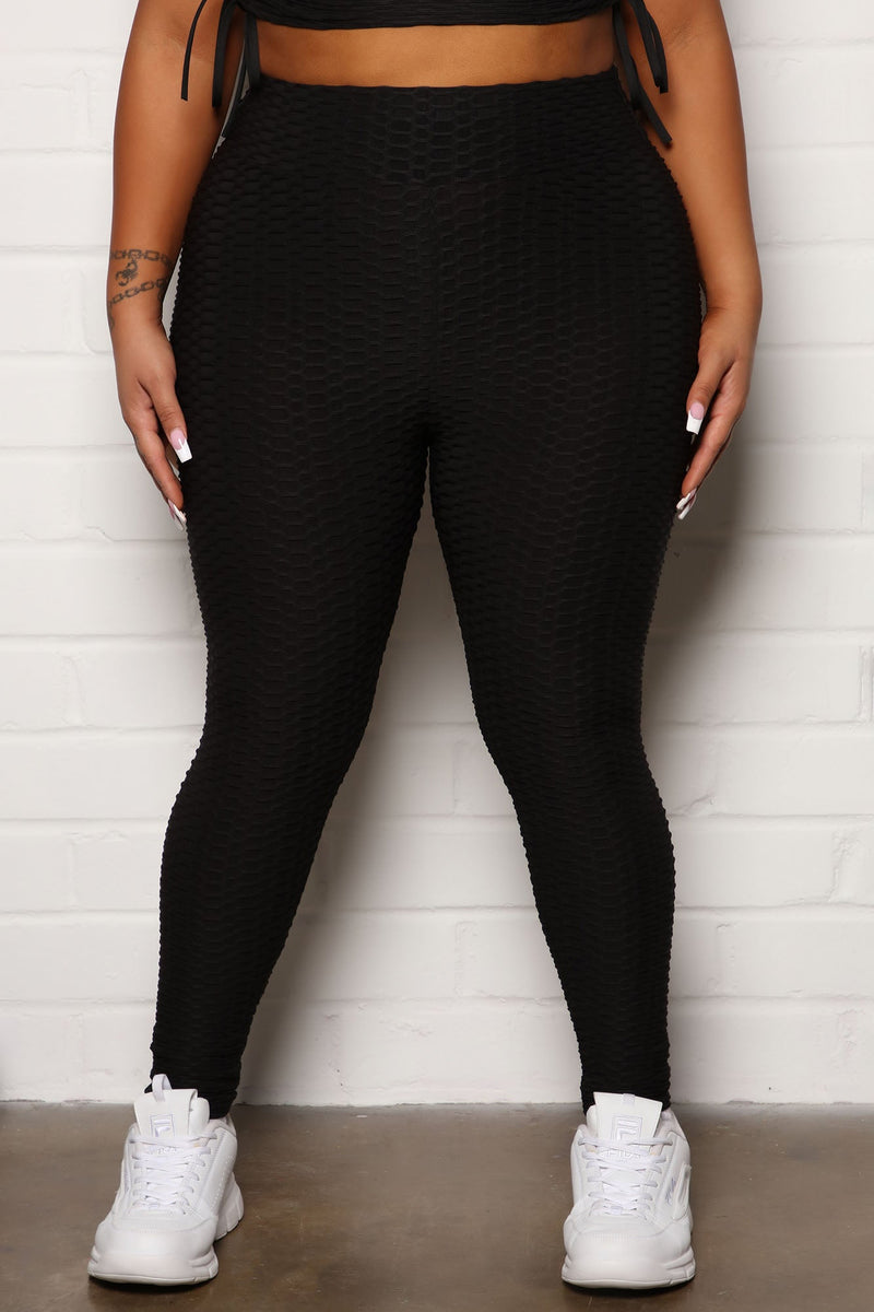 The Best Assets Textured Scrunch Butt Active Leggings - Black
