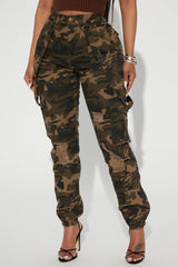 Get On My Level Cargo Pants - Camouflage