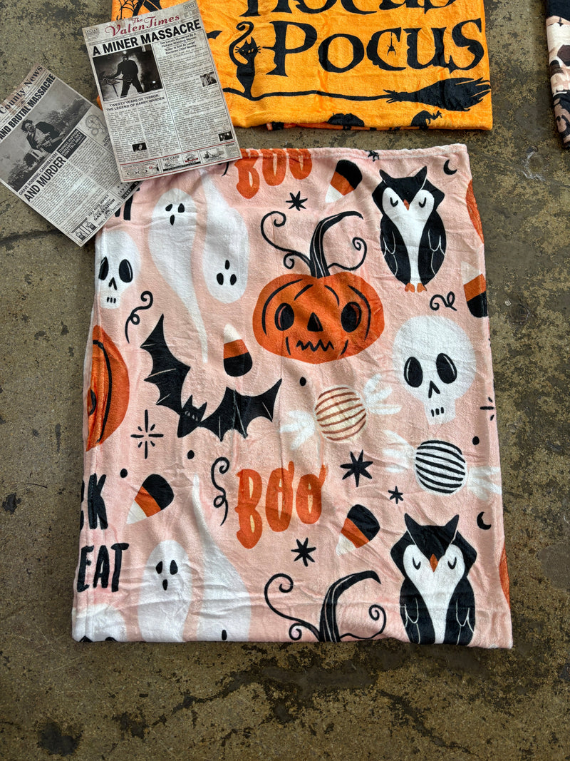 Spooky Blanket – Cozy Spooky Edition