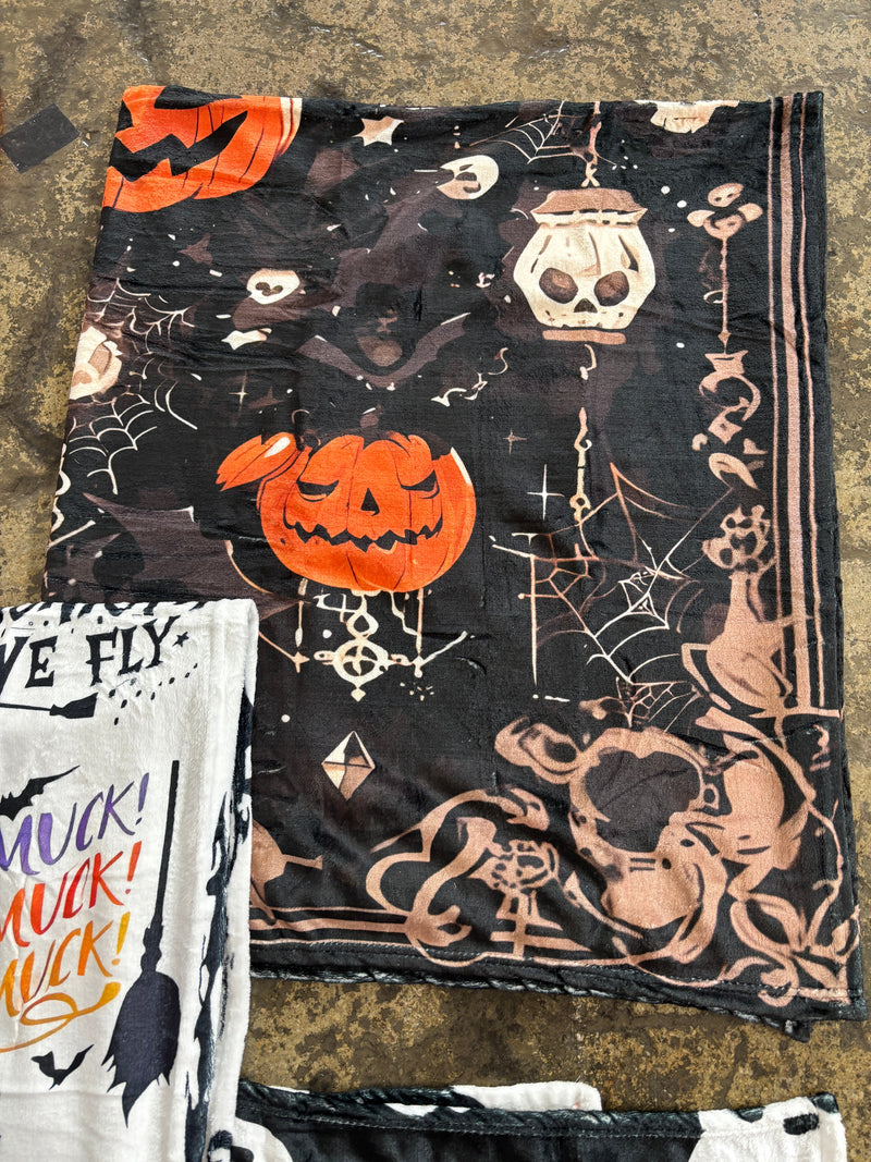 Spooky Blanket – Cozy Spooky Edition